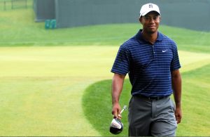 Tiger Woods elhagyhatta a kórházat